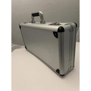 Rectangular aluminum carry case